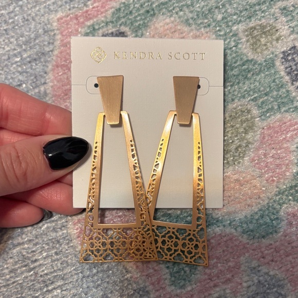Kendra Scott Gold Filigree Earrings - Picture 1 of 4